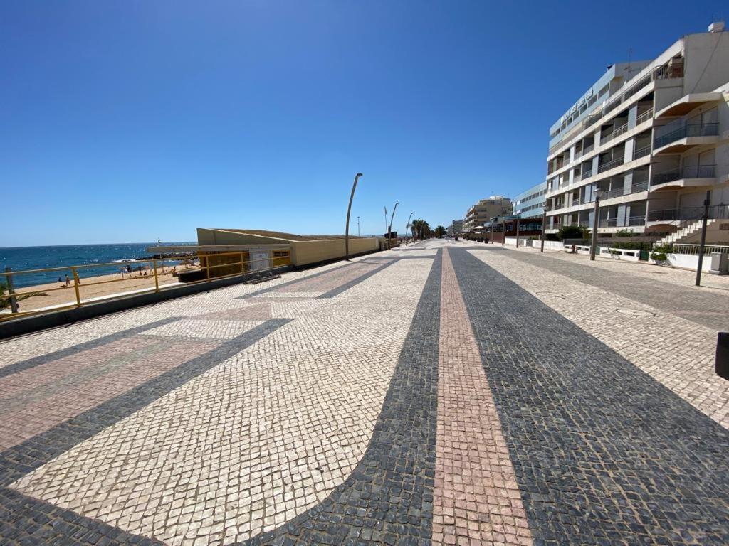 Lusitania T2 Frente Mar Em Quarteira Apartman Kültér fotó